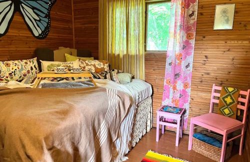 Maentsaelae Otro | Retro Rustic Cabin