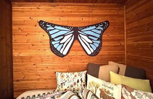 Maentsaelae Otro | Retro Rustic Cabin