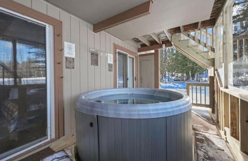 Bessemer Villa | Retro Ski-In Ski-Out Villa at Powderhorn Mountain