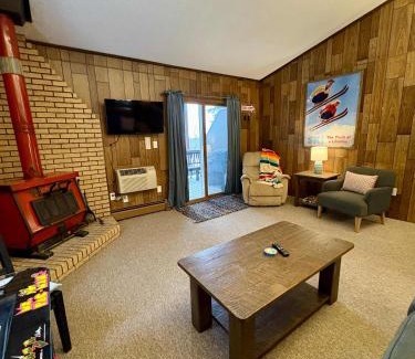 Bessemer Villa | Retro Ski-In Ski-Out Villa at Powderhorn Mountain