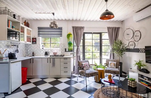 Centurion Casa | Retro-vintage New Yorker Apartment in Centurion