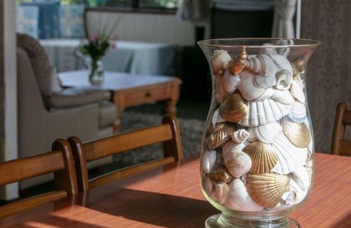Whangamata Casa | Retro Whanga Charm
