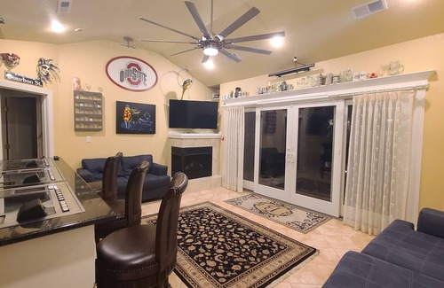 Virginia Beach Casa | Exclusivo - 5300 SQ FT PLUS Bañera de hidromasaje, sauna, ducha de vapor, piscina al aire libre con piscina de 50 '