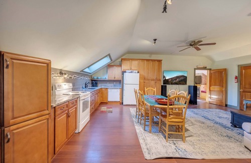 Lake Harmony Casa | Reunions, Retreats, Lakefront, 3 Houses, Game Rooms, 2 Pool Tables, 3 Hot Tubs