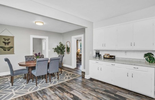 Forest Acres Casa | Revamped 3BR Oasis on Forest Dr