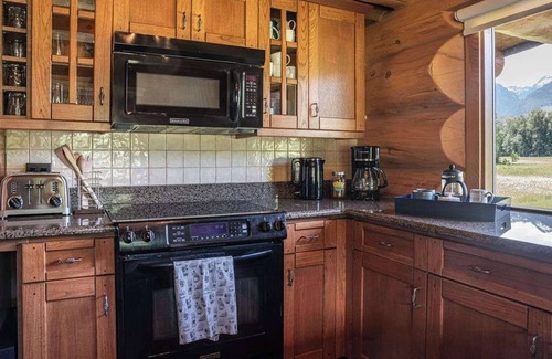 Revelstoke Casa | Revelstoke House - Luxurious Log Home