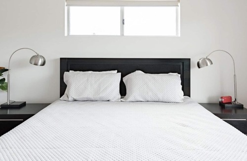 Revesby Casa | Revesby House · Clean Lines and Sophisticated Glass at a Revesby Sanctuary