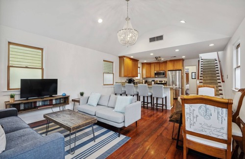 West Riverside Casa | Revitalized Uptown Home - Walk to Audubon Park!