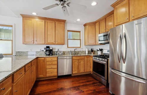 West Riverside Casa | Revitalized Uptown Home - Walk to Audubon Park!