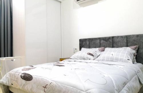 Bandar Tun Razak Apartamento | REVO at AURORA PLACE, Pavilion 2, 5 Minutes To AXIATA ARENA BUKIT JALIL FREE WIFI by De Harlequins Guesthouse