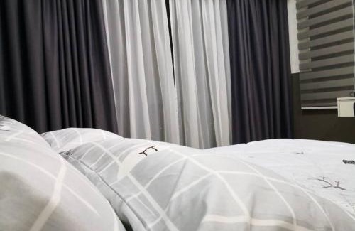 Bandar Tun Razak Apartamento | REVO at AURORA PLACE, Pavilion 2, 5 Minutes To AXIATA ARENA BUKIT JALIL FREE WIFI by De Harlequins Guesthouse