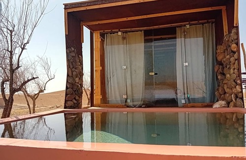 Nzala Complejo | Revolution Stone Cliff Eco Resort