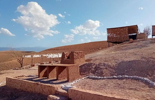 Nzala Complejo | Revolution Stone Cliff Eco Resort