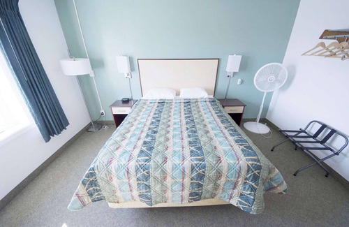 Fairbanks Casa | Rewak Studios: Gigabit Powered WiFi! Hotel-Style Furnished Studios--Easy Walk to Lots of Places
