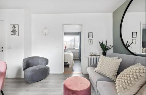 Downtown Casa | Reykjavík Center, King bed, 65" TV with Netflix