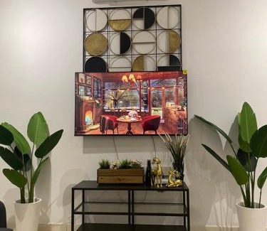 Kota Warisan Apartamento | Reylin Alanis Suite/Free Wifi & Netflix/Airport Shuttle Service