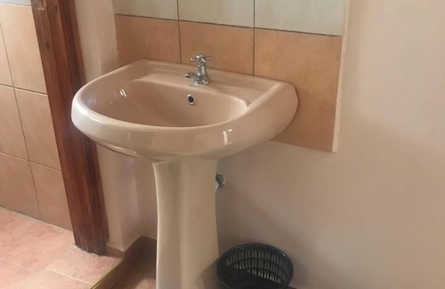 Ngelani Hotel | Reyna Hotel Machakos
