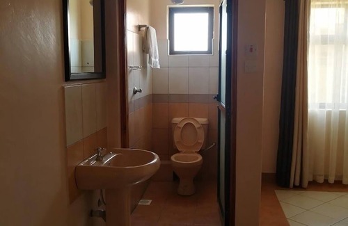 Ngelani Hotel | Reyna Hotel Machakos