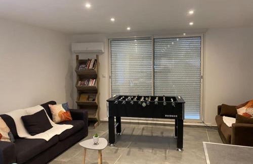 Bagnols-sur-Ceze Apartamento | REZ de jardin moderne 4 chambres 8 personnes jardinet