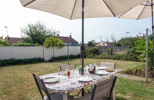 La Ferriere Apartamento | Rez-de-jardin Salle de Réunion