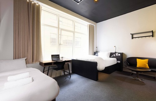 City Centre Dublin Hotel | REZz Temple Bar, Dublin
