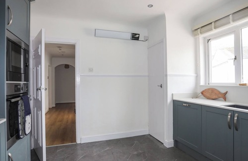 Llanbedrog Cabaña | RHEDYN, pet friendly, country holiday cottage in Llanbedrog