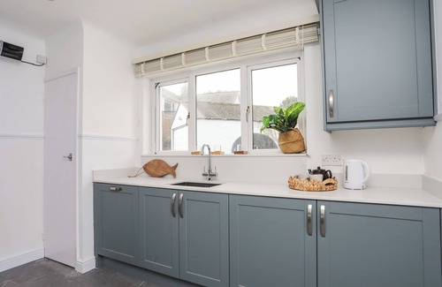 Llanbedrog Cabaña | RHEDYN, pet friendly, country holiday cottage in Llanbedrog