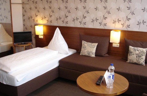 Pellenz Hotel | Rhein-Hotel