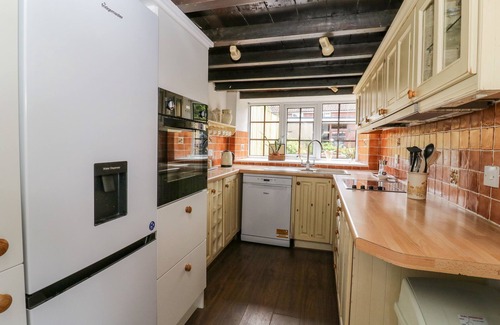 Skipsea Cabaña | RHODALE COTTAGE, pet friendly, character holiday cottage in Skipsea