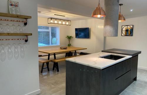 Bont Newydd Casa | Rhos Walia,near Snowdonia,Hot tub