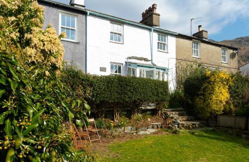 Chapel Stile Casa | Rhubarb Cottage