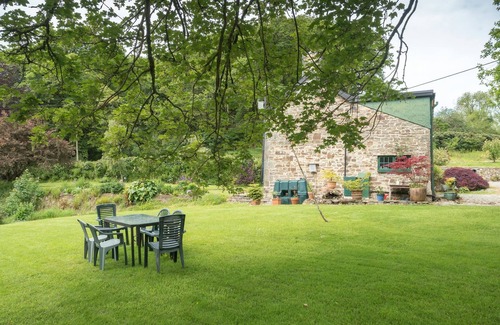 New Moat Cabaña | Rhyd y Brown Farmhouse, Llys Y Fran