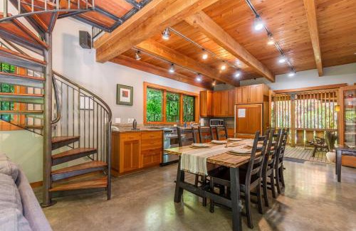 Langley Casa | Rhythm Waters by AvantStay Garden Paradise Pond