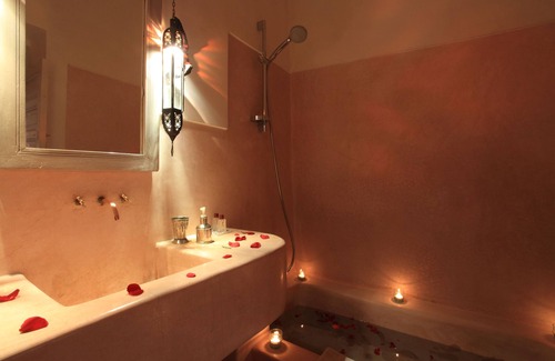 Bab Taghzout Casa | Riad Al Jazira