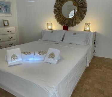 Ida Ougourd Cama Y Desayuno | Riad ALBAYDA Suite-terrasse piscine