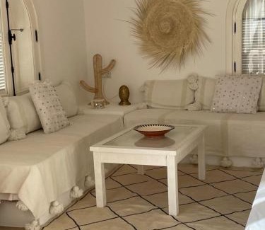 Ida Ougourd Cama Y Desayuno | Riad ALBAYDA Suite-terrasse piscine