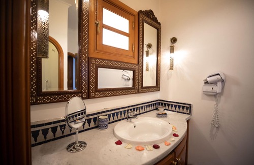 Layoun Cama Y Desayuno | Riad Authentic Palace & Spa - Bassatine