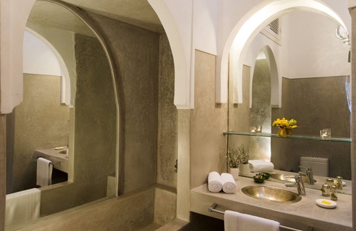 Bab Taghzout Casa | Riad Sapphire and Spa
