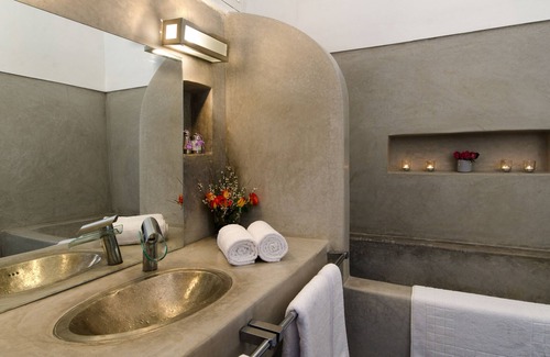 Bab Taghzout Casa | Riad Sapphire and Spa