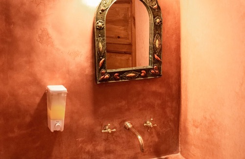Sidi Ben Slimane El Jazouli Casa | Riad Slawi