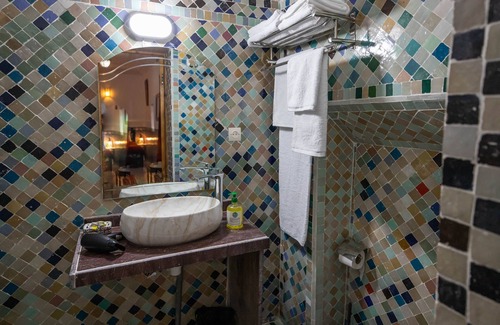 Ain Azlitan Casa | Riad Tafoukt Fes