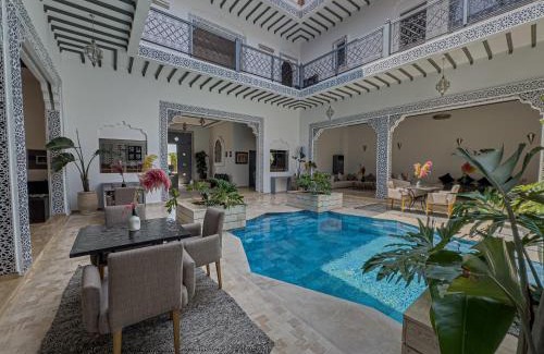 Menara Casa | Riad Tonaroz Gold