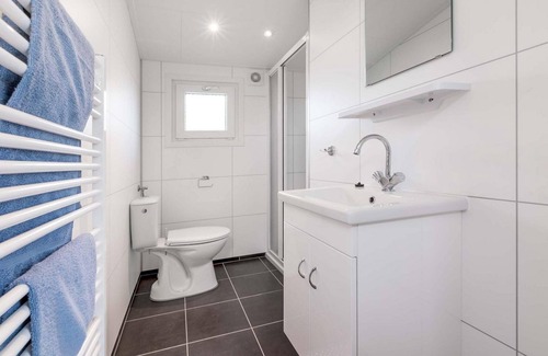 Avenhorn Chalet De Esquí | ✓ Rialto at Park Westerkogge ✓ Holiday home for 6 people ✓ Located in Berkhout (North Holland) ✓ Waterfront holiday resort ✓ Book directly at the resort