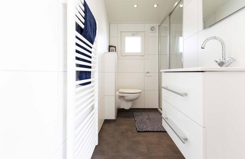 Avenhorn Chalet De Esquí | ✓ Rialto MAX at Park Westerkogge ✓ Holiday home for 6 people ✓ Located in Berkhout (North Holland) ✓ Waterfront holiday resort ✓ Book directly at the resort