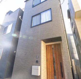 Sumida Casa | RIAUS 新築一軒家貸切 最大6名 family歓迎 空港や観光地直通