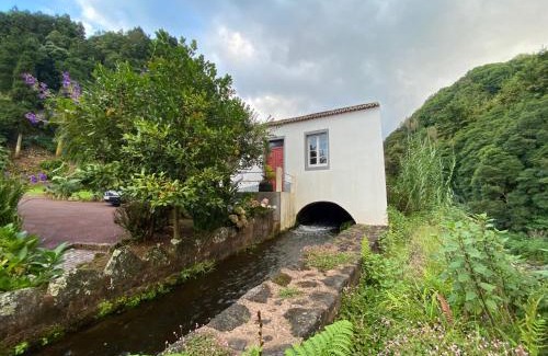 Nordeste Chalet De Esquí | Ribeira do Guilherme - Watermill house Botanic Garden