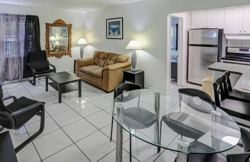 Hollywood Lakes Hotel | Richard's Motel