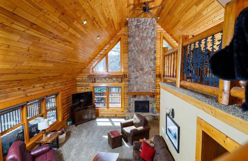 Waupaca Casa | Richmond Waupaca Cabin by Simple Life Rentals