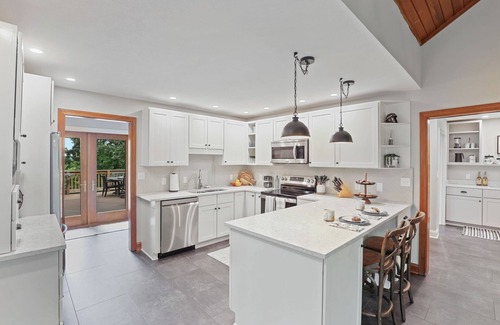 Sugar Grove Casa | Rickenbacker Ridge sleeps 13 w/ heated pool+hot tub+firepit+game room !