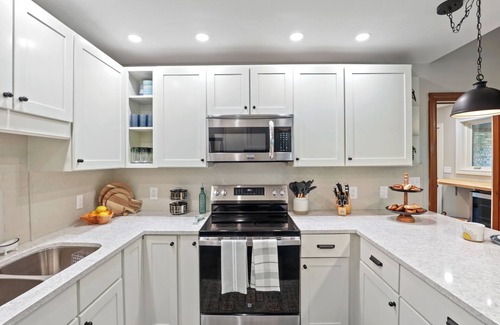 Sugar Grove Casa | Rickenbacker Ridge sleeps 13 w/ heated pool+hot tub+firepit+game room !